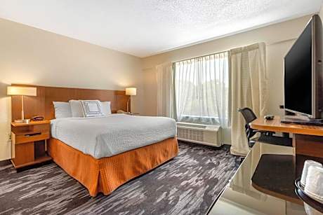 Standard Queen Room