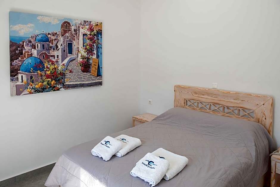 Cyclades Hotel