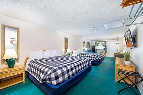 Studio with Two King Beds