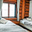 Hakuba Pension & Log Hotel Meteor