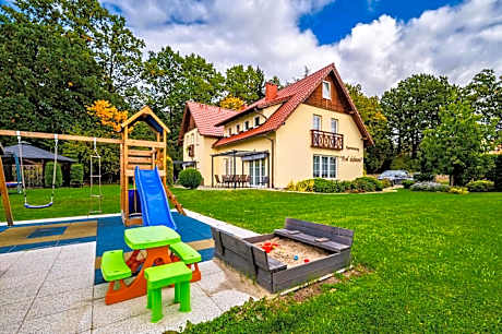 ApartamentyKudowa - Willa Pod Dębami z ogrodem i parkingiem,