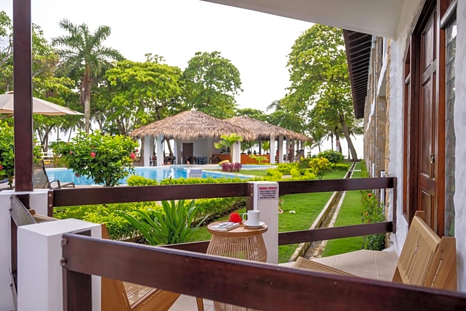 Fuego del Sol Beachfront Hotel