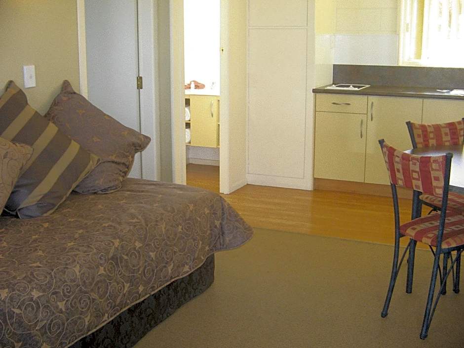 Shortland Court Motel