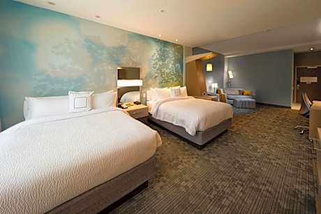 Suite, 2 Queen, Sofa bed