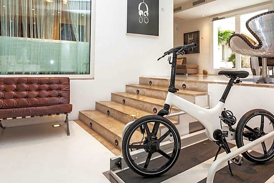 Puro Hotel Oasis Urbano