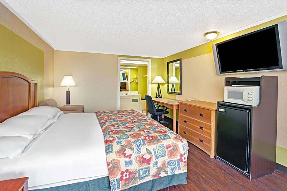 Knights Inn Madison Heights