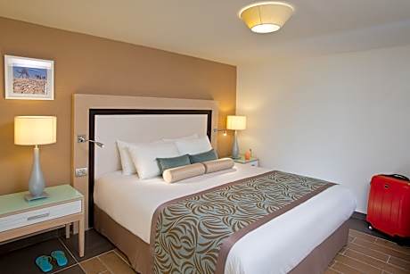 DOUBLE + 2 CHILD JUNIOR SUITE
