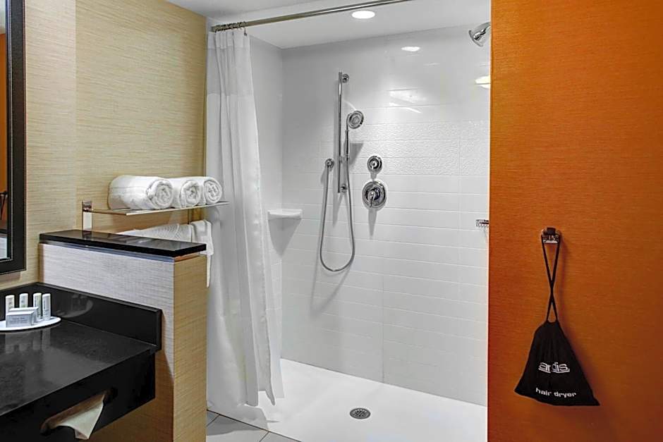 Fairfield Inn & Suites by Marriott Cape Cod Hyannis