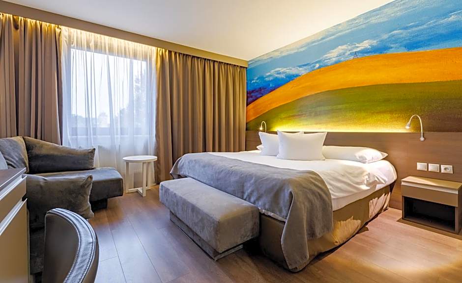 Expo Hotel