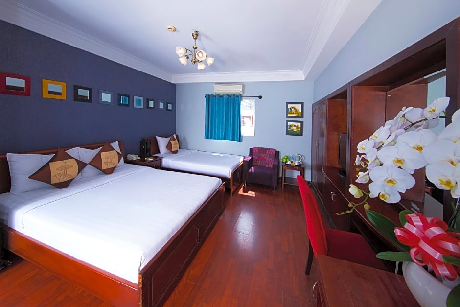 Good Vibes Central Hotel