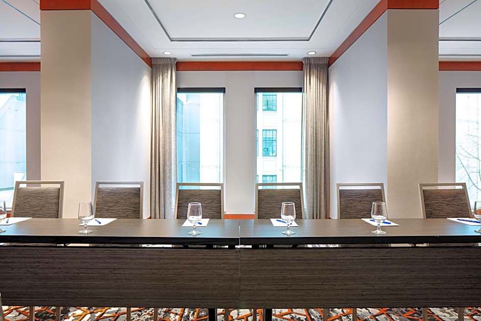 Delta Hotels by Marriott Vancouver Downtown Suites