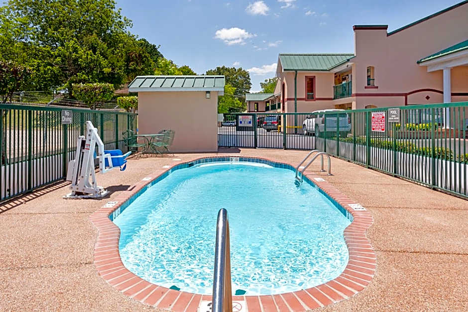 Days Inn by Wyndham Lexington