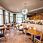 Comfort Hotel Vancouver Airport