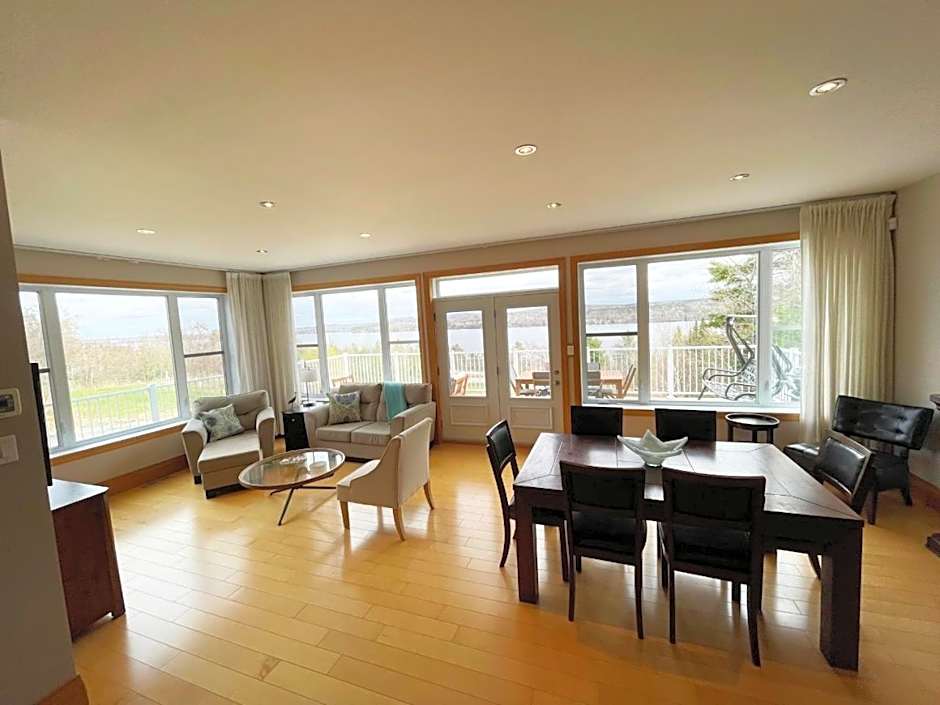 Au Sommet du Lac Magog