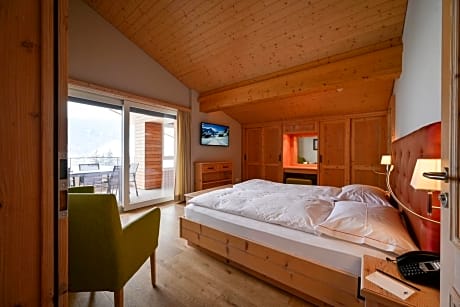 Superior Two-Bedroom Suite with Eiger view