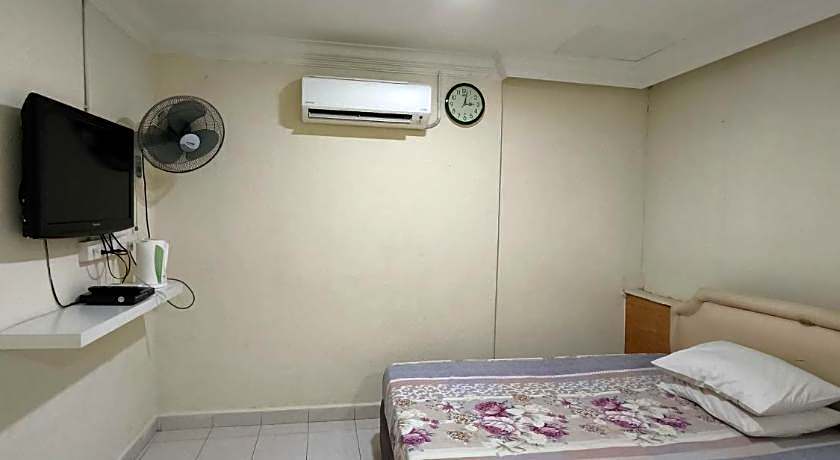 OYO 90895 Hotel Ikia