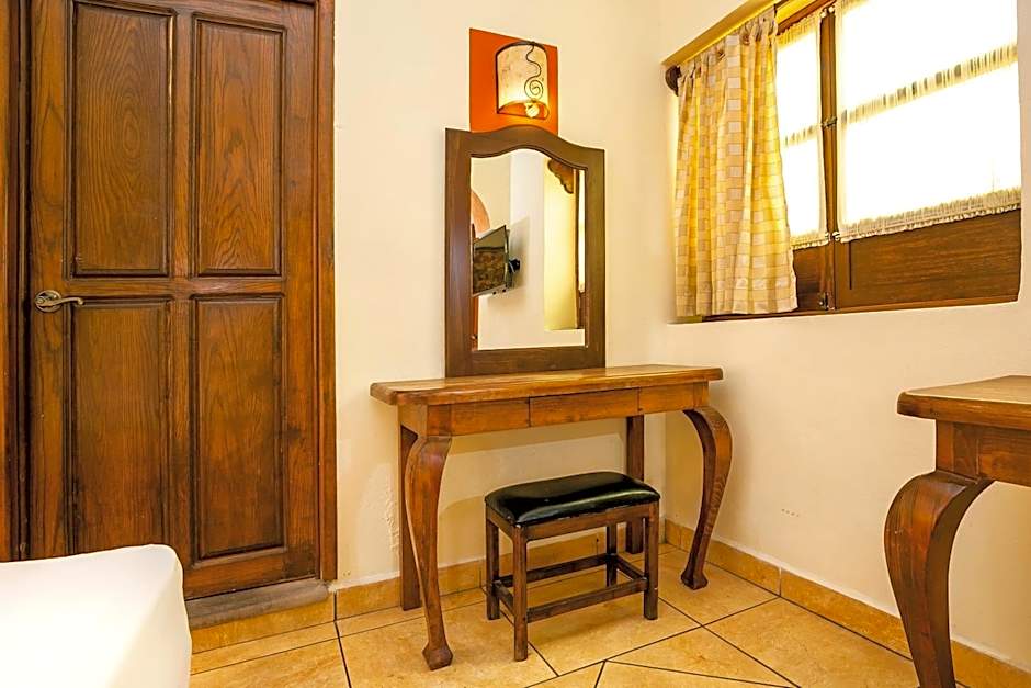 Hotel Casa del Virrey & Suites