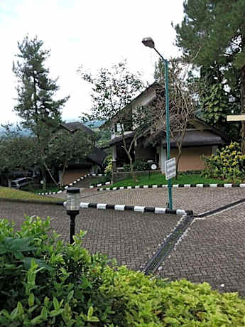 Gunung Geulis Cottages managed by Royal Tulip