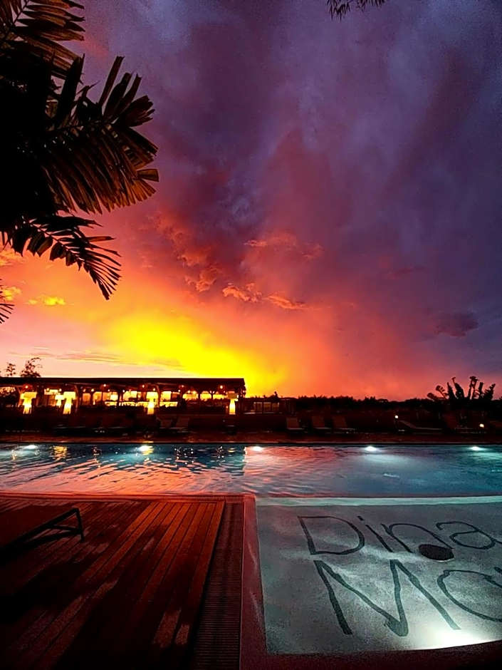 Dina Morgabine Saint Gilles