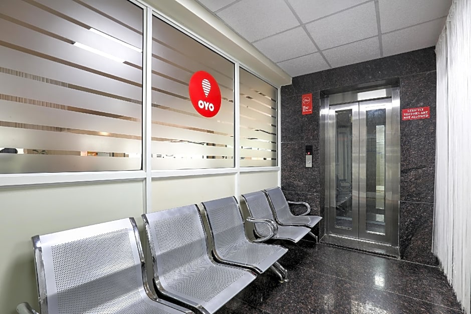 OYO 10595 Hotel Mirras