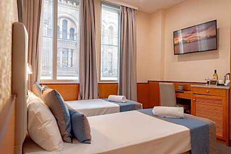 Deluxe Twin Room with City View