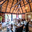 Ndlovu Safari Lodge