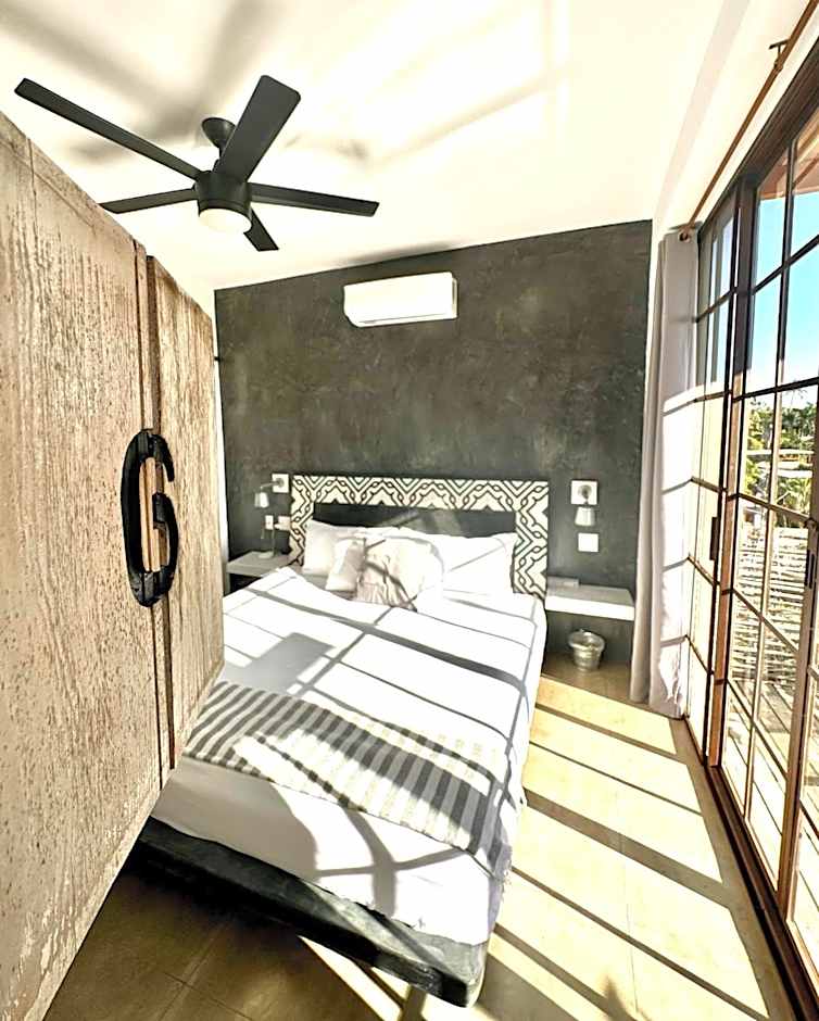 Photo 1 of 6 of 1 King Bed