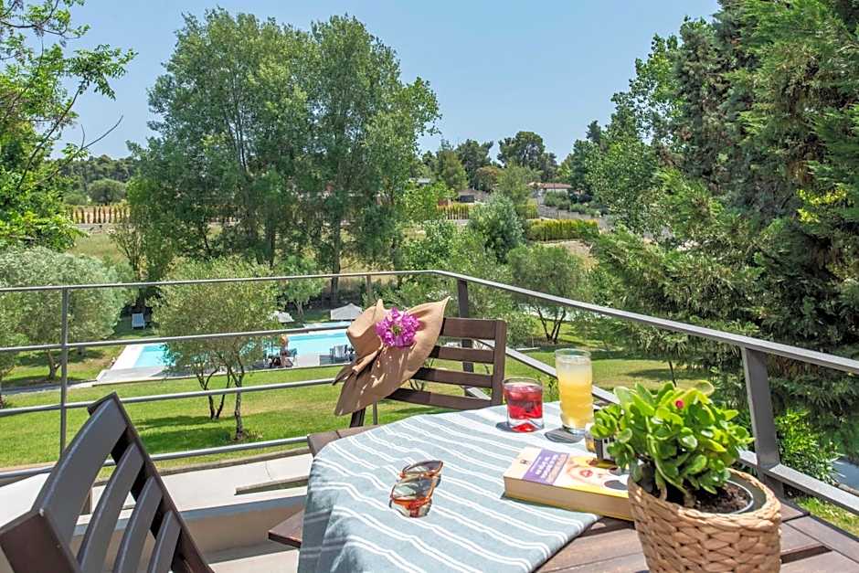 Sani More & Sani Woods