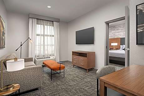 2Queen 1Bedroom Mobility Accessible Bathtub