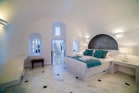 Master Suite with Caldera View
