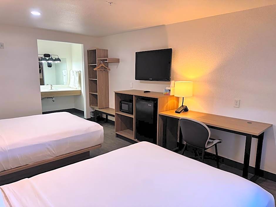 Rodeway Inn & Suites Thousand Palms - Rancho Mirage