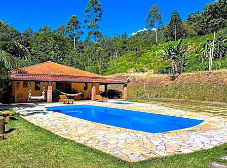 Chacara com lazer e conforto em Joanopolis SP