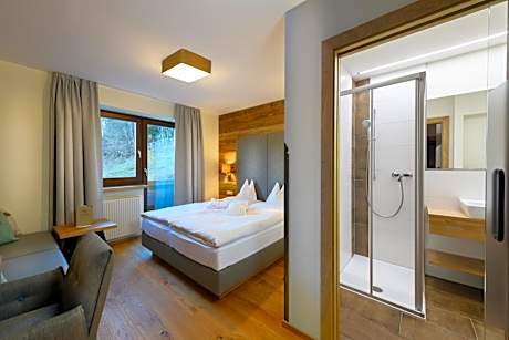 Classic Single Room with Balcony