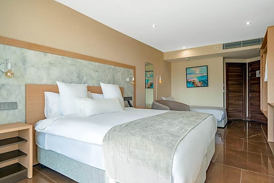 Photo 1 of 4 of Triple Room