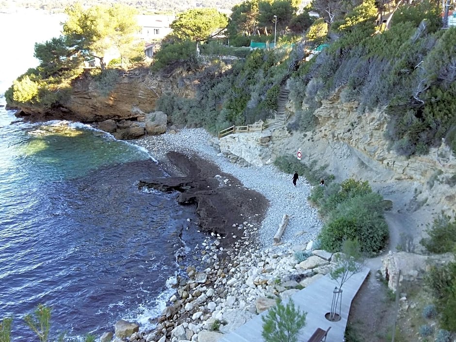 Studio neuf climatisé petite vue mer plage à pieds - Ted Home