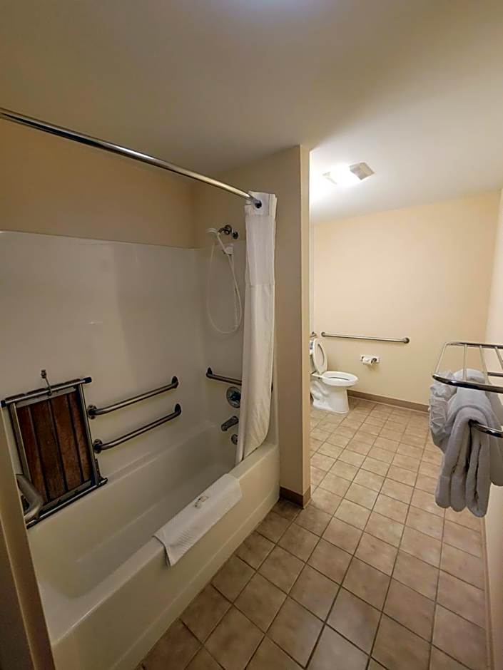 Quality Inn & Suites Prestonsburg next to Mountain Arts Center