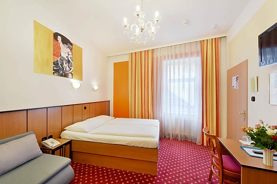 Garten- und Kunsthotel Gabriel City