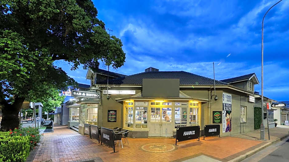 Coachman Hotel Motel