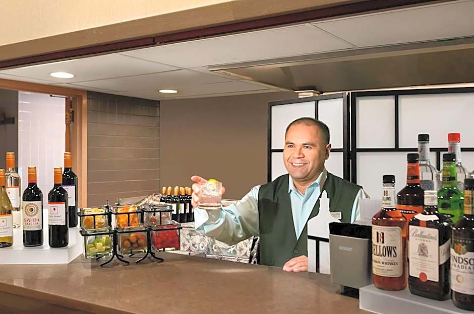 Embassy Suites by Hilton Chicago North Shore Deerfield