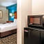 La Quinta Inn & Suites by Wyndham San Antonio Brooks City Base