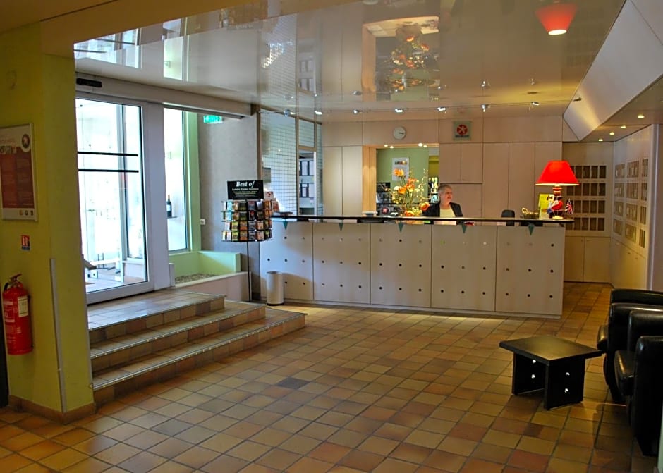 Brit Hotel Cahors - Le Valentr