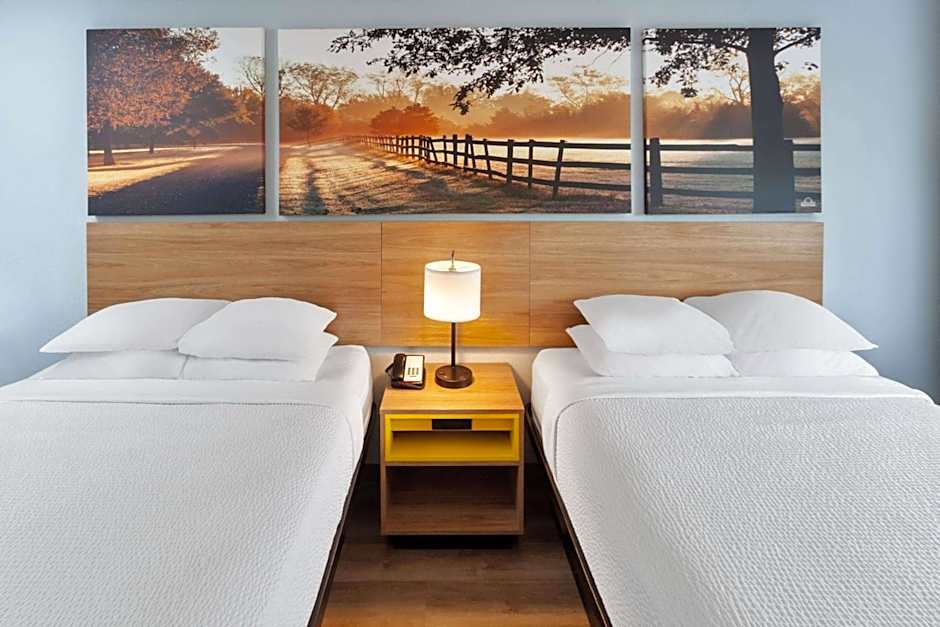 Days Inn & Suites by Wyndham Siler City