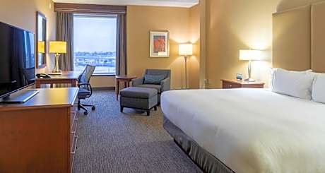 1 King Bed Club Floor