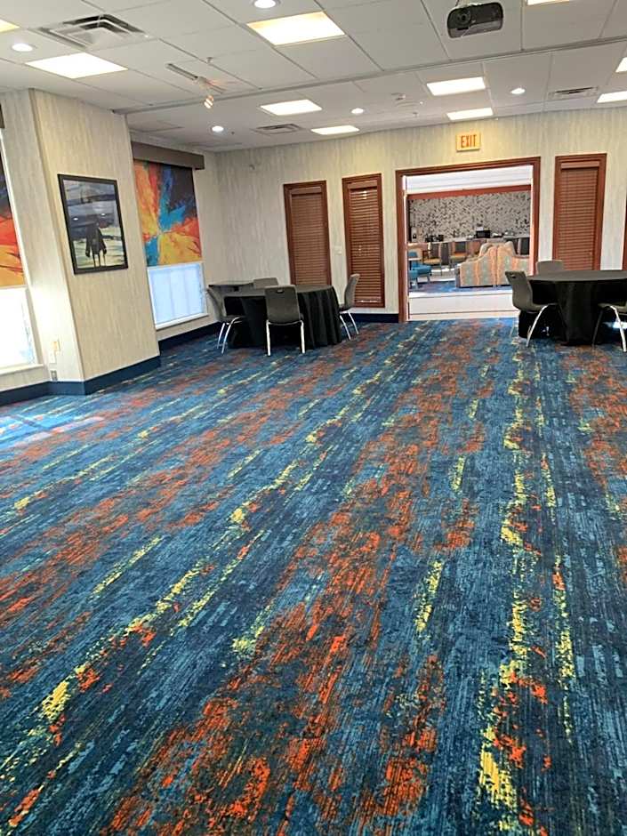 La Quinta Inn & Suites by Wyndham Oklahoma City North - Quail Springs