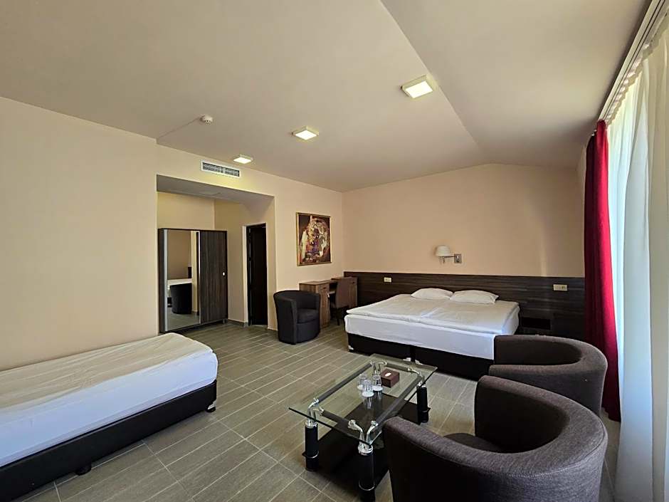 Yerevan Deluxe Hotel