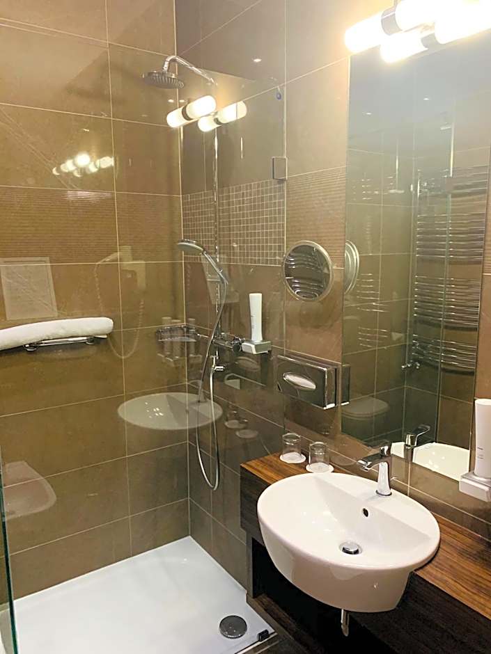 Barack Thermal Hotel and Spa