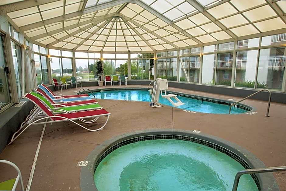 Lamplighter Inn and Suites - North