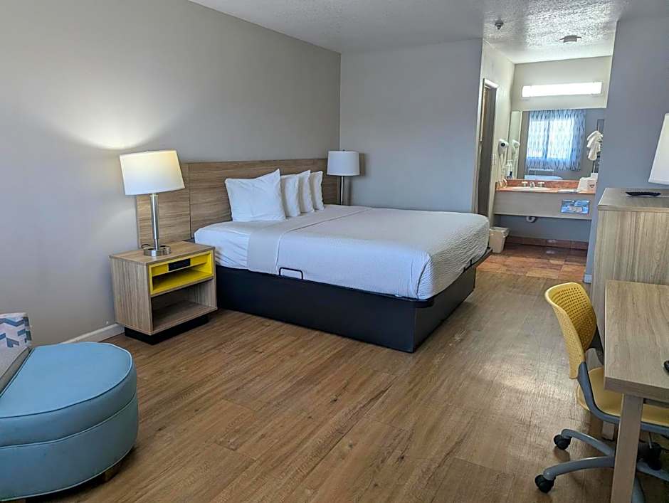 Days Inn by Wyndham Bullhead City