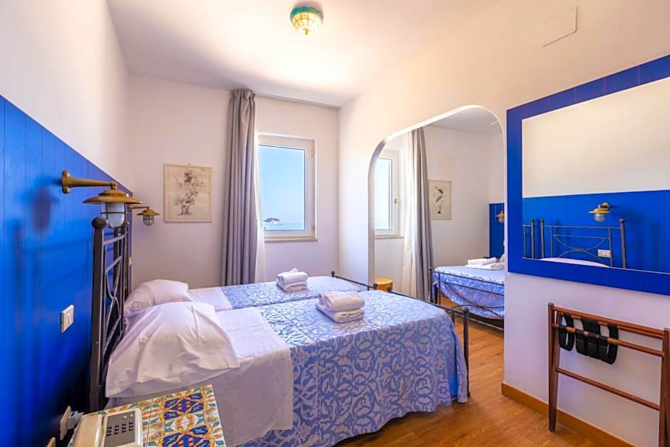 Hotel Torre Dei Borboni