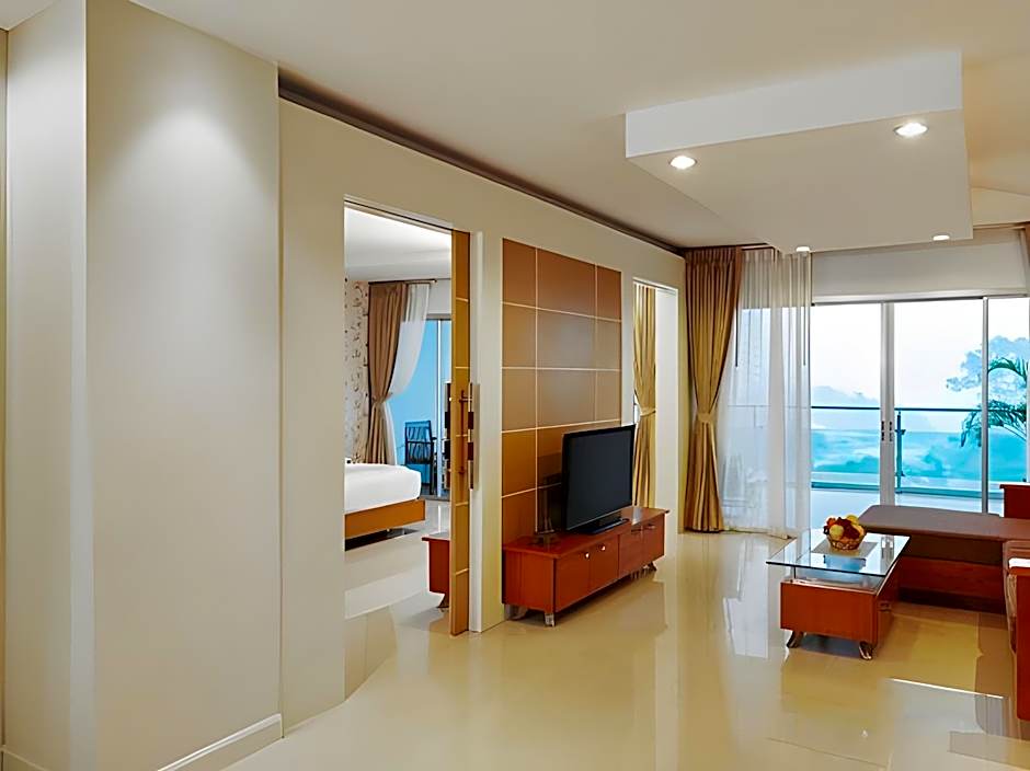 Royal Beach View Suites